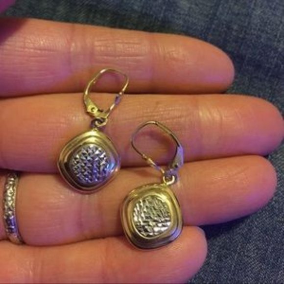 Vintage 14k Solid Gold Earrings - Picture 3 of 4